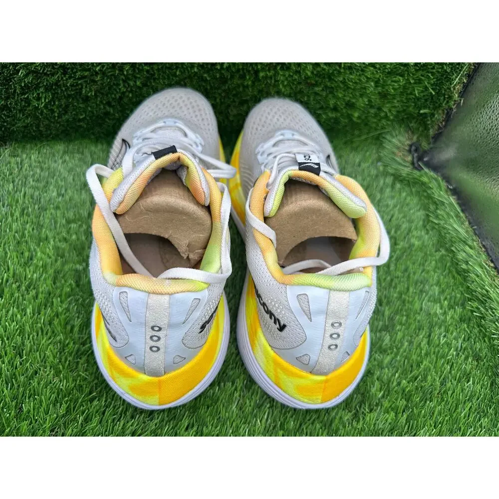 Saucony Endorphin Trainer S20996-130 Athletic Sneaker Men 8.5 White Mesh Running